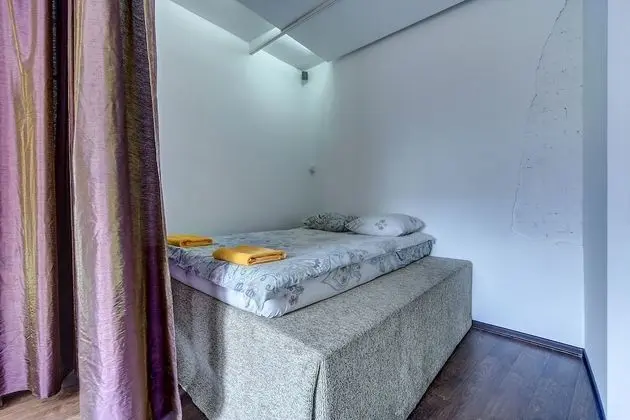 Apart Daire, 1 Yatak Odası (Karavannaya Ulitsa, 5)