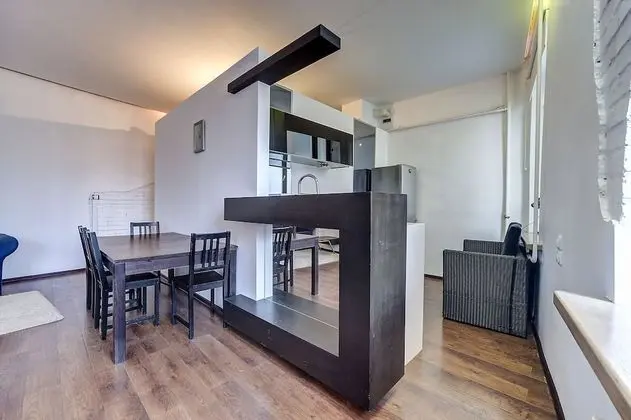 Apart Daire, 1 Yatak Odası (Karavannaya Ulitsa, 5)