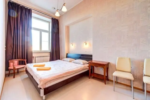 Apart Daire, 1 Yatak Odası (Karavannaya Ulitsa, 5)