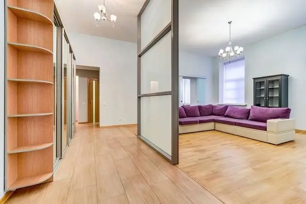 Apart Daire, 1 Yatak Odası (Karavannaya Ulitsa, 5)