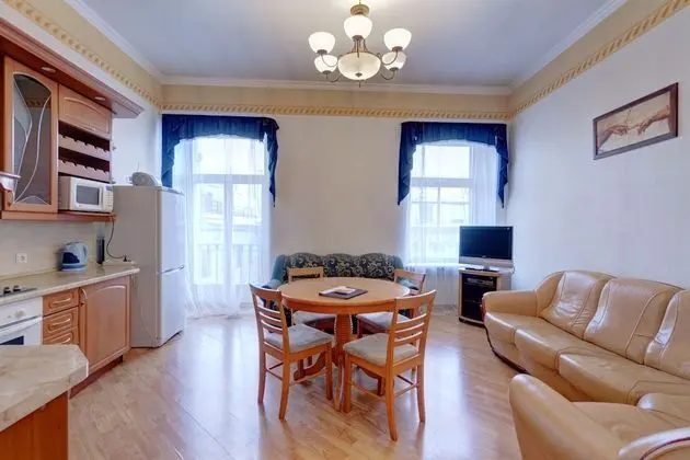 Apart Daire, 1 Yatak Odası (Karavannaya Ulitsa, 5)