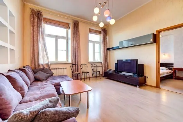 Apart Daire, 1 Yatak Odası (Karavannaya Ulitsa, 5)