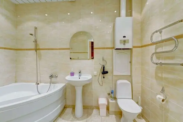 Apart Daire, 2 Yatak Odası (Karavannaya 3/35 , Ital'yanskaya 31)