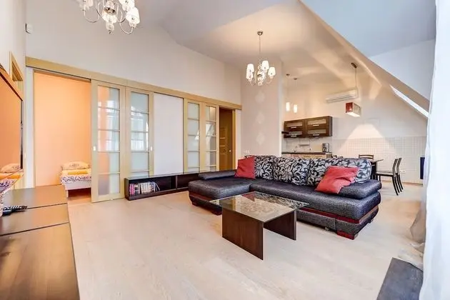 Apart Daire, 2 Yatak Odası (Pushkinskaya 8, Nevsky avenue 97)