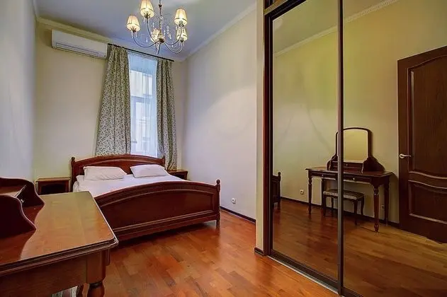 Apart Daire, 2 Yatak Odası (Pushkinskaya 8, Nevsky avenue 97)