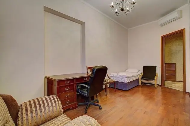 Apart Daire, 2 Yatak Odası (Pushkinskaya 8, Nevsky avenue 97)