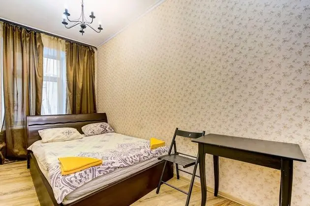 Apart Daire, 2 Yatak Odası (Pushkinskaya 8, Nevsky avenue 97)