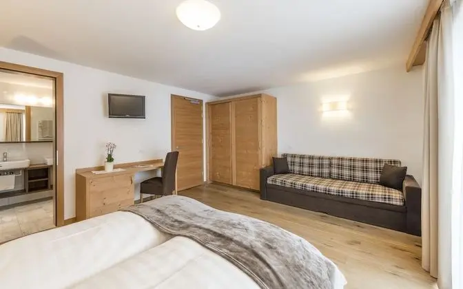 Superior Tek Büyük veya İki Ayrı Yataklı Oda