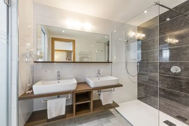 Superior Tek Büyük veya İki Ayrı Yataklı Oda