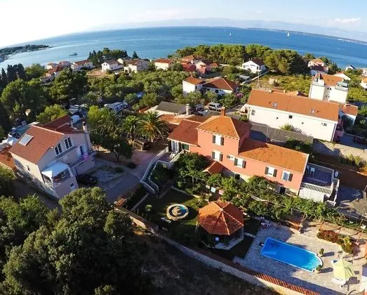 Villa, Sigara İçilebilir