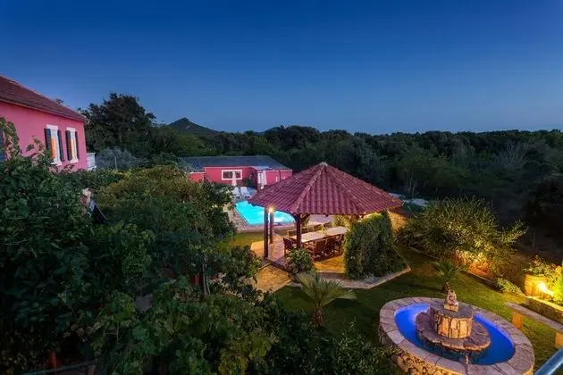 Villa, Sigara İçilebilir