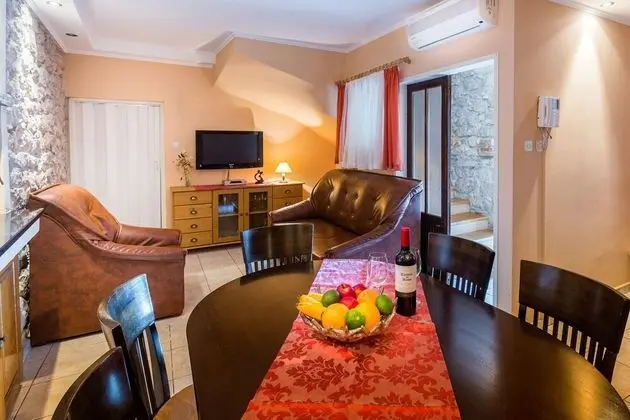 Villa, Sigara İçilebilir