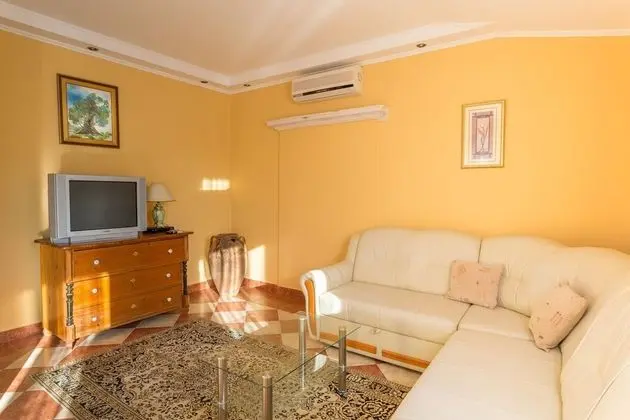 Villa, Sigara İçilebilir