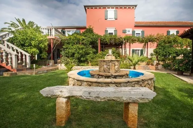 Villa, Sigara İçilebilir