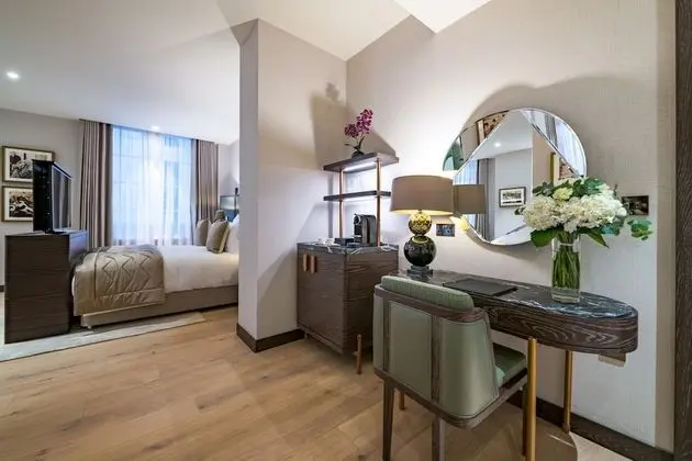 Bradshaw Collection( Deluxe King Room)