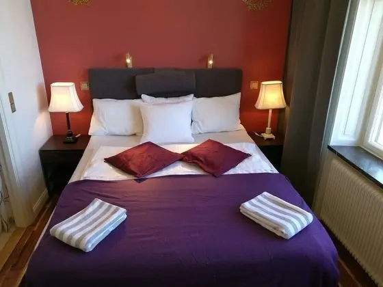 Tek Büyük Yataklı Oda (Medium)