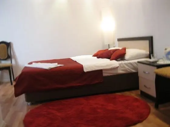Standard Tek Büyük Yataklı Oda