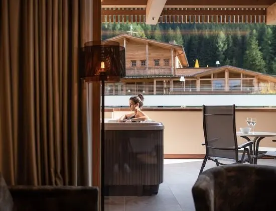 Luxury Oda, Sıcak Su Havuzu