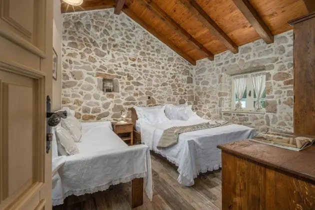 Family Villa, Birden Çok Yatak, 2 Banyolu, Bahçeli (Stone Beauty Pool Villa Jerolim)