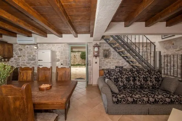 Family Villa, Birden Çok Yatak, 2 Banyolu, Bahçeli (Stone Beauty Pool Villa Jerolim)