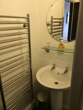 İki Ayrı Yataklı Oda, Banyolu/Duşlu