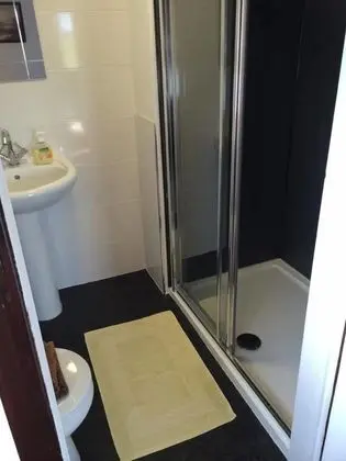 Tek Büyük Yataklı Oda, Banyolu/Duşlu