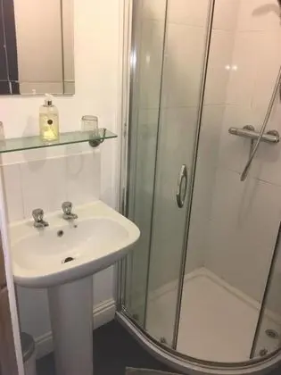 Tek Büyük Yataklı Oda, Banyolu/Duşlu