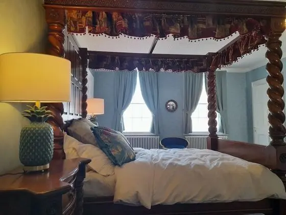 Luxury Tek Büyük Yataklı Oda