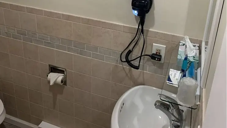 Standard Oda, 1 Büyük (Queen) Boy Yatak, Sigara İçilmez, Buzdolabı ve Mikrodalga