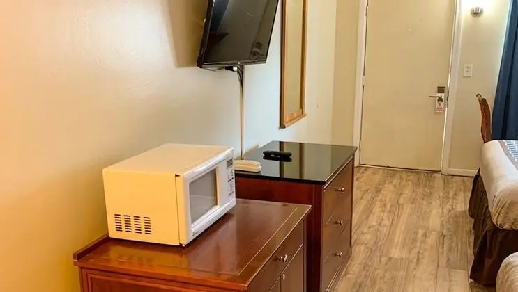 Standard Oda, 2 Büyük (Queen) Boy Yatak, Sigara İçilmez, Buzdolabı ve Mikrodalga