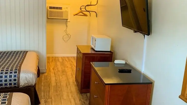 Standard Oda, 2 Büyük (Queen) Boy Yatak, Sigara İçilmez, Buzdolabı ve Mikrodalga