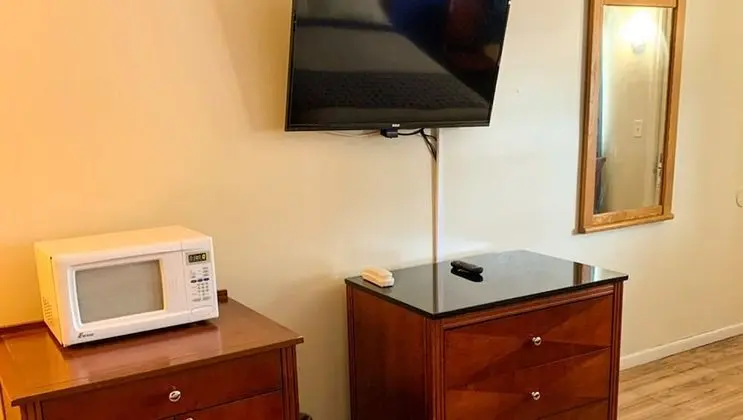 Standard Oda, 2 Büyük (Queen) Boy Yatak, Sigara İçilmez, Buzdolabı ve Mikrodalga