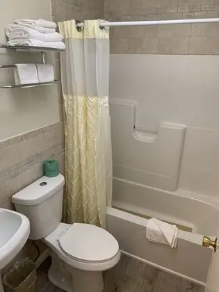 Standard Oda, 2 Büyük (Queen) Boy Yatak, Sigara İçilmez, Buzdolabı ve Mikrodalga