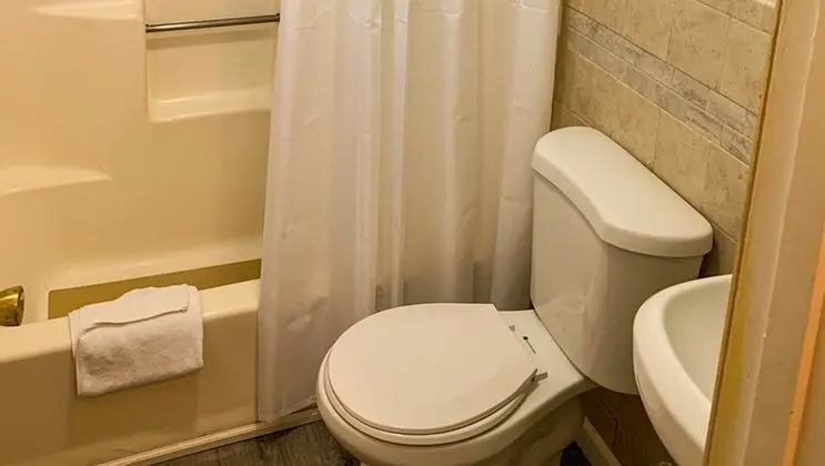 Standard Oda, 2 Büyük (Queen) Boy Yatak, Sigara İçilmez, Buzdolabı ve Mikrodalga