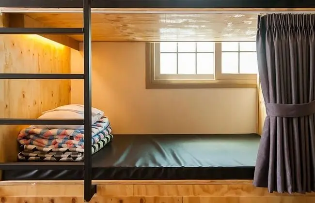 Basic Ortak Ranzalı Oda, Sadece kadınlar için (4 people)