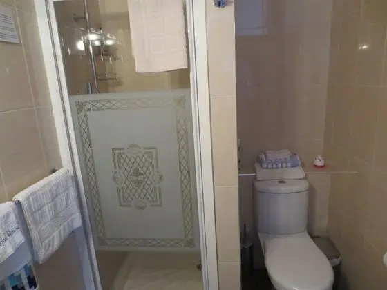 Tek Büyük Yataklı Oda, Banyolu/Duşlu