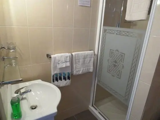 Tek Büyük Yataklı Oda, Banyolu/Duşlu