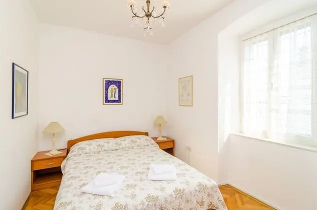 Ev (Four Bedroom Holiday Home with Terrac)