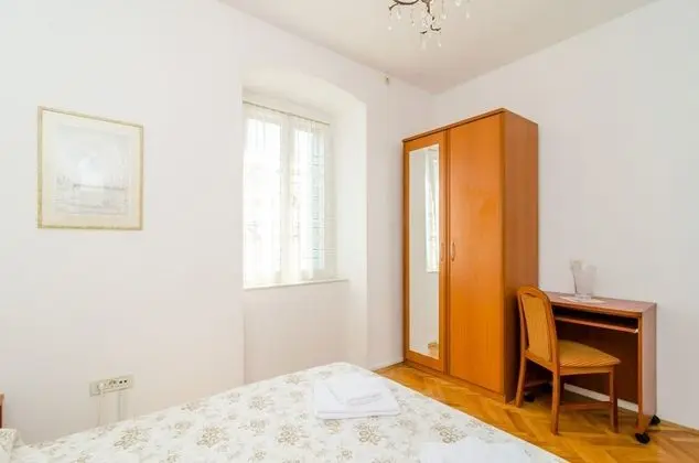 Ev (Four Bedroom Holiday Home with Terrac)