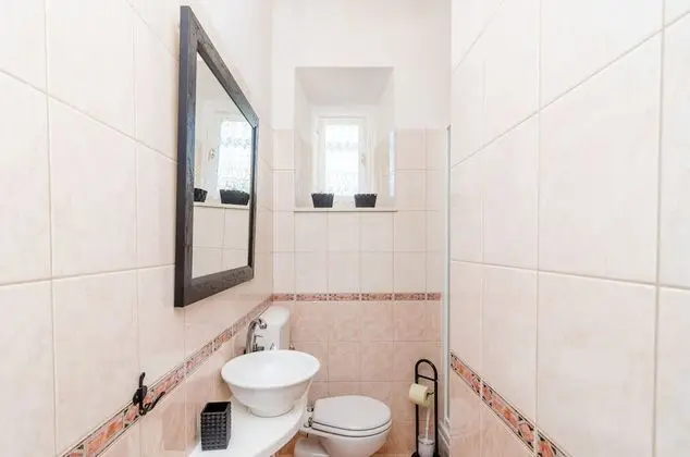 Ev (Four Bedroom Holiday Home with Terrac)