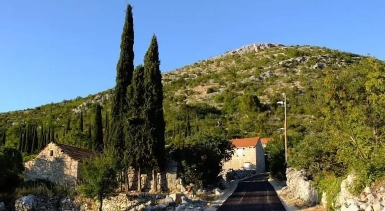 Ev, Tepe Manzaralı