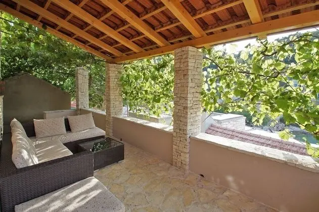 Ev (Two Bedroom Stone House with Terrace)