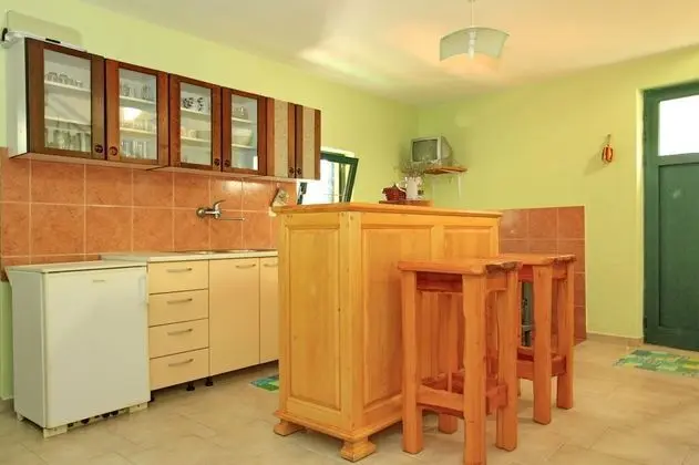 Kır Evi (Two Bedroom Stone House)