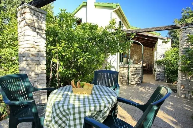 Kır Evi (Two Bedroom Stone House)