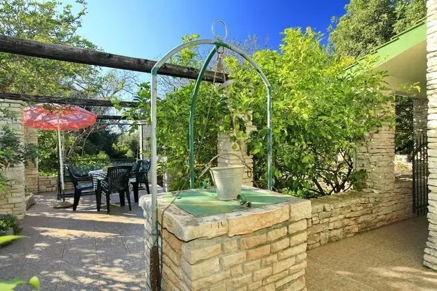 Kır Evi (Two Bedroom Stone House)