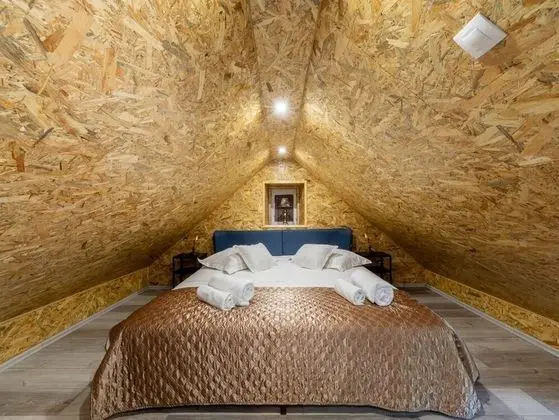 Ev (Two Bedroom Holiday Home with Swimmin)