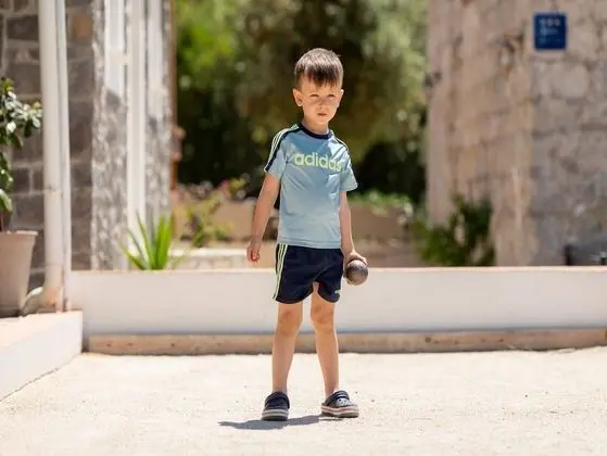 Ev (Two Bedroom Holiday Home with Swimmin)