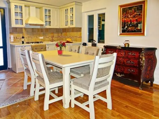 Ev (Two Bedroom Holiday Home with Terrace)