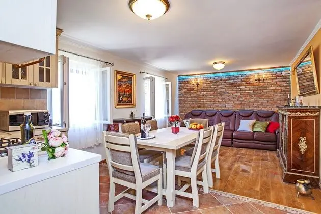 Ev (Two Bedroom Holiday Home with Terrace)