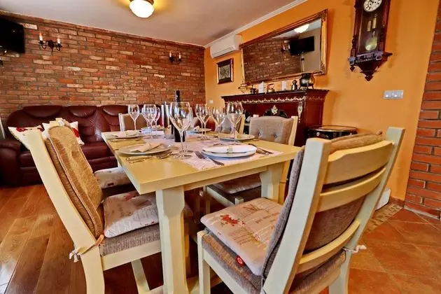 Ev (Two Bedroom Holiday Home with Terrace)